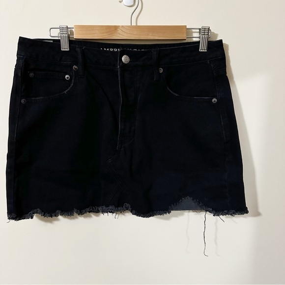 American Eagle Hi Rise Festival Mini Black Denim Skirt Size 12 Button Fly - Picture 1 of 10